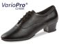 Schicke, schwarze Schnürschuhe mit weichem Comfort-Fußbett. Niedriger Absatz und den Fuß umschließende Passform machen die Tanzschuhe sehr bequem. Ideal als Trainerschuh.