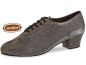Preview: Schicke, schwarze Schnürschuhe mit weichem Comfort-Fußbett. Niedriger Absatz und den Fuß umschließende Passform machen die Tanzschuhe sehr bequem. Ideal als Trainerschuh.