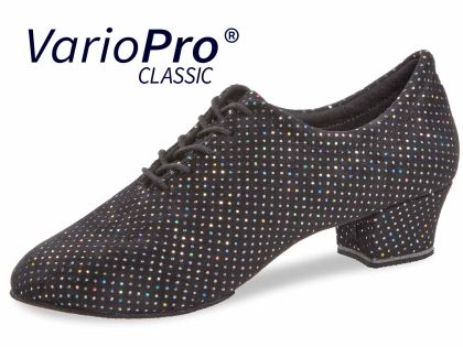 Schicke, schwarze Schnürschuhe mit weichem Comfort-Fußbett. Niedriger Absatz und den Fuß umschließende Passform machen die Tanzschuhe sehr bequem. Ideal als Trainerschuh.