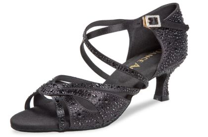 Diese Tanzschuhe haben eine Absatzhöhe von 7,5cm. Bei diesen Tanzschuhe handelt es sich um eine Sonderanfertigung aus dem Material dark tan Satin.