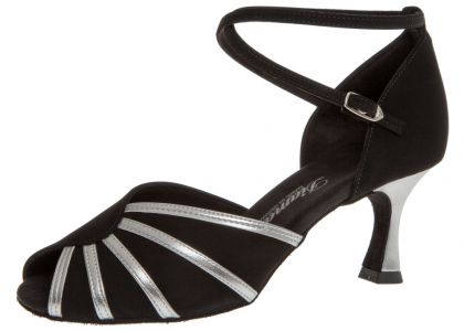 Schwarze Tanzschuhe mit silbernen Streifen und einer kleinen Zehenöffnung.