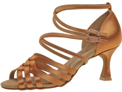 Diese Tanzschuhe haben eine Absatzhöhe von 7,5cm. Bei diesen Tanzschuhe handelt es sich um eine Sonderanfertigung aus dem Material dark tan Satin.