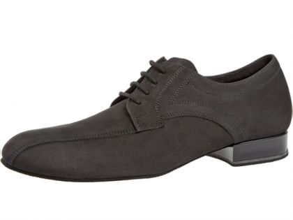 Schöner Herrentanzschuh aus hochwerwtigem Nubukleder. Die Schuhe sehen durch hcohertige Materialien, suabere Verarbeitung und feine Nahtverzierungen sehr edel aus.