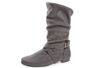 Diese Tanzschuhe aus schwarzer Microfaser sind besonderns leicht und umschließen den kompletten Fuß. Durch ihren Schnitt, den niedrigen Absatz und ihr Comfort-Fußbett sind sie ungalublich bequem. Die Allround-Tanzschuhe eigenen sich ideal als Trainertanzs