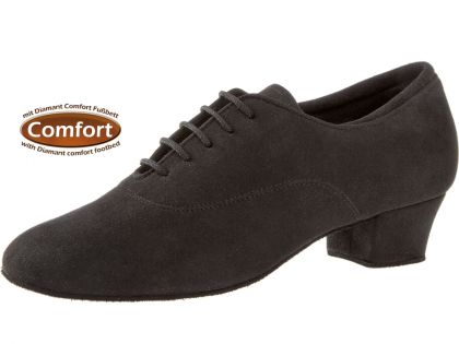 These dance shoes made of black microfibre are particularly light and enclose the complete foot. Their cut, low heel and comfort footbed make them incredibly comfortable. The all-round dance shoes are ideal as trainers