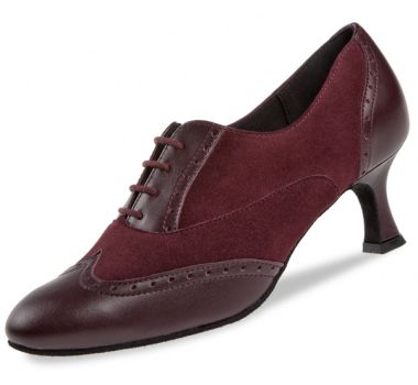 Black lace-up shoes, made of fine suede, fitted with nappa leather at the toes, lace-up area and heel. Suitable as a training shoe.