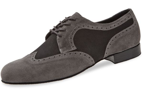 Diese Herrentanzschuhe sind besonders breit. Aufgrund des Materialmixes wirken die Schuhe aber nicht breit. Eines der beliebtesten Modelle.