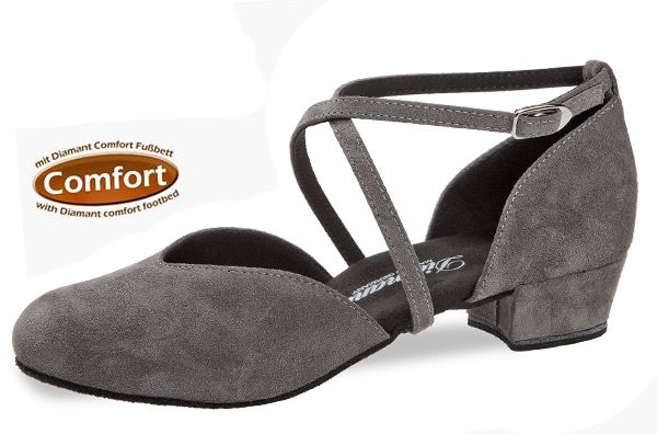 Black all-round dance shoe with stability-giving block heel and narrow bridge over the foot. Made of soft, high-quality nappa leather
