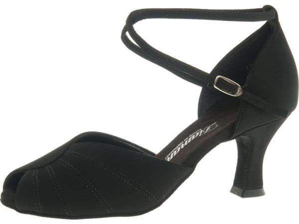 Diese Tanzschuhe mit einer kleinen Zehenöffnung haben einen 6,5cm Flare Absatz.