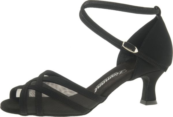 Auch für schmale Füße bieten wir die richtigen Tanzschuhe. Dieses Modell ist eines der beliebtesten Tanzschuhmodelle.
