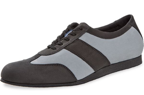 Gemütlicher Tanzsneaker aus schwarzem Velourleder versehen mir weichen Nappalederstücken an Schuhspitze, Schnürriemchenbereich und Ferse.