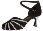 Schwarze Tanzschuhe mit silbernen Streifen und einer kleinen Zehenöffnung.