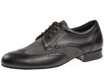 Tanzschuhe in der Farbkombination schwarz/ grau. Dieser Tanzschuh ist eine Alternative zu den schlichten schwarzen Tanzschuhe. Der Schuh besticht durch sein elegantesw Lochmuster entlang der Nähte. Auch dieser Tanzschuh hat eine zusätzliche Schaftpolsteru
