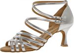 Diese beliebten Tanzschuhe erhalten Sie in der schmalen Weite nur bei uns.