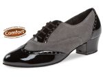 Sehr niedrige, schwarze Schnürschuhe, aus feinem Velourleder, versehen mit Nappalederstücken an Fußspitze, Schnürriemenbereich und Ferse. Sehr bequem durch Comfort-Fußbett und die Fußumschließende Passform. Als Trainerschuh ideal einsetzbar.